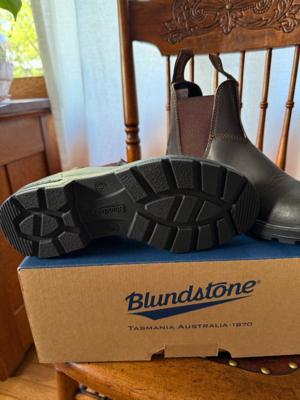 Blundstone 500 Chelsea Stout Brown Boots, New In Box, Size 7.5 (4.5 AU) - Picture 7 of 7